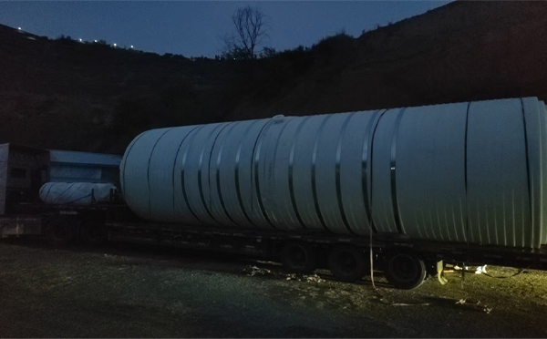 镇原圆桶运输途中