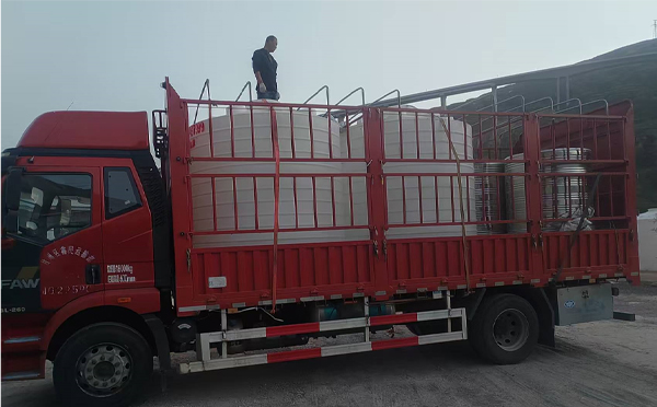 镇原立式运输桶安排发货现场