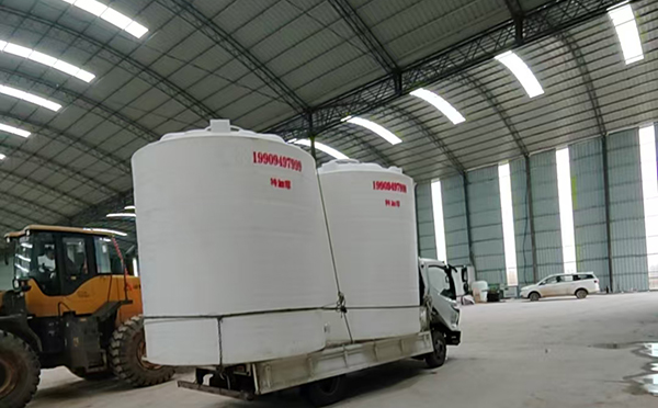 特加厚镇原塑料大桶装车运输交付实录 特加厚镇原塑料大桶装车运输交付实录